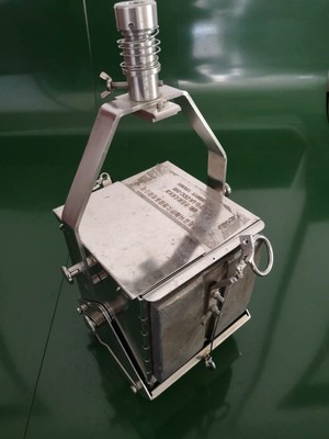 分层箱式采泥器